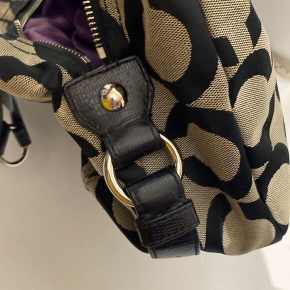 Coach Women's Black Cream Madison OP Art Signature Maggie Shoulder Bag - Picture 14 of 15